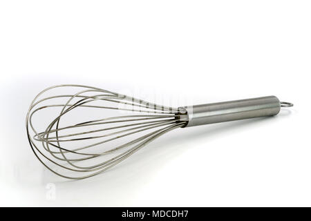 Fouet en acier inoxydable isolated on white Banque D'Images