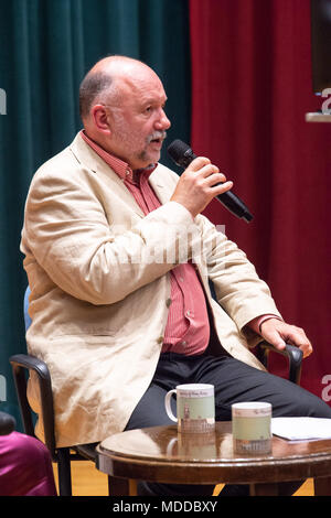 HONG KONG, CHINE - 18 avril 2018 : Russe / Ukrainien ANDREY romancier Auteur EDWARD MIALL donne un droit de l'intervention à l'université de Hong Kong. Alamy stock photo Banque D'Images