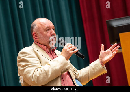 HONG KONG, CHINE - 18 avril 2018 : Russe / Ukrainien ANDREY romancier Auteur EDWARD MIALL donne un droit de l'intervention à l'université de Hong Kong. Alamy stock photo Banque D'Images