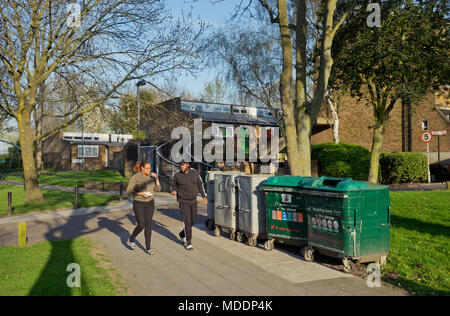 Les résidents à faible hauteur Jardins Cressingham council housing estate à Lambeth, Londres du sud, menacée par les développeurs qui veulent convertir en un développement de luxe,Londres,Angleterre,UK Banque D'Images