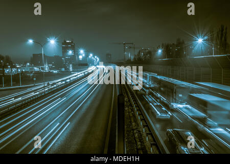 L'heure de pointe sur l'autoroute A4, à Katowice, Silésie, Pologne. Banque D'Images