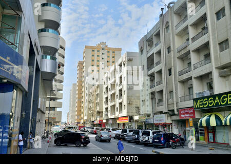 Sharjah, ÉMIRATS ARABES UNIS - 8 avril. En 2018. Vue générale de la ville, dans les bâtiments résidentiels et la route. Banque D'Images