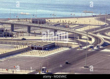 Le Roi Fahd Causeway qui s'étend à 25 kilomètres reliant le continent à l'île d'Arabie État de Bahreïn. Banque D'Images