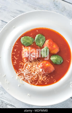 Partie de soupe de tomates aux boulettes de viande Banque D'Images