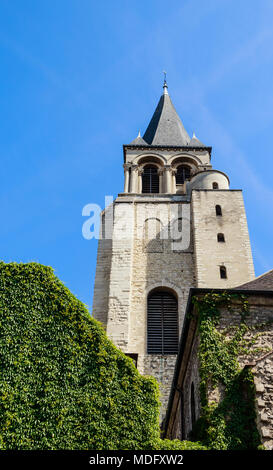 Vue de l'Abbaye Saint-Germain-des-Prés, l'abbaye romane d'une église bénédictine médiévale situé sur la Rive Gauche à Paris Banque D'Images