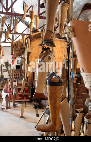 Pieds prothétiques sont en composer (Coopérative des orthèses Prothèses & Enterprise) Visitor Centre, Vientiane, Laos. 2015. Banque D'Images