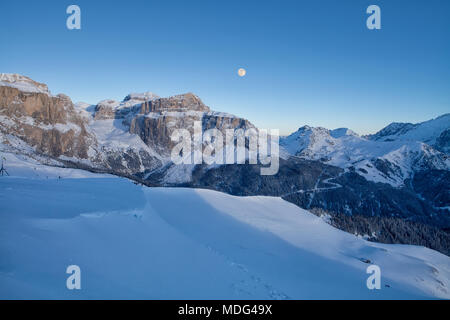 Vue panoramique de la station de ski Val di Fassa Dolomites en Italie, Trentin-Haut-Adige, Italie, région Banque D'Images