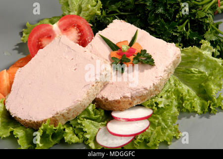 Sandwiches en pâte et légumes Banque D'Images