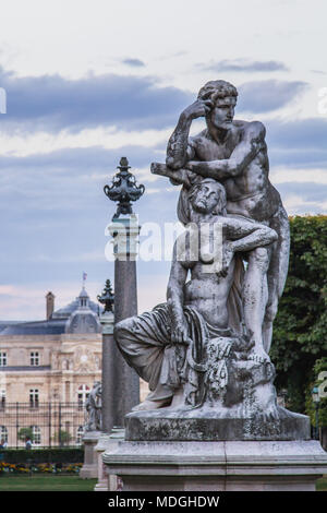 Le crépuscule (Le Crepuscule) statue du Grand Jardin des Explorateurs (Jardin des grands explorateurs) à Paris, France Banque D'Images