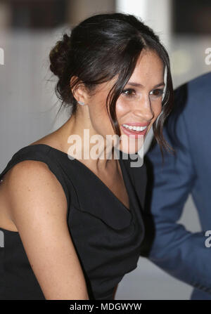 Meghan Markle assiste à une réception à l'autonomisation des femmes la Royal Aeronautical Society de Londres au cours de la réunion des chefs de gouvernement du Commonwealth. Banque D'Images