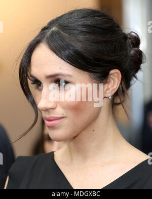 Meghan Markle assiste à une réception à l'autonomisation des femmes la Royal Aeronautical Society de Londres au cours de la réunion des chefs de gouvernement du Commonwealth. Banque D'Images