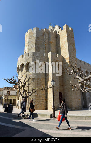 Église de pèlerinage des Saintes-Maries-de-la-Mer en Camargue France Banque D'Images