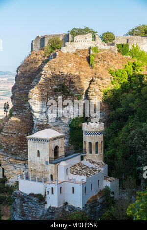 Torretta Pepoli et château Venere dans le village historique d'Erice en Sicile, Italie Banque D'Images