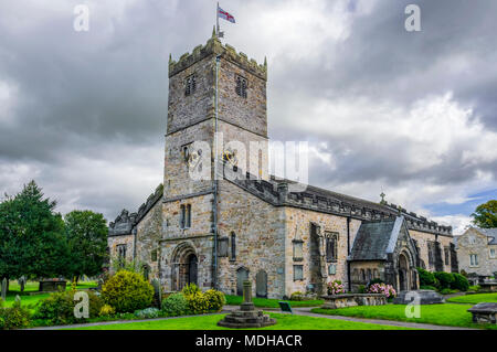 L'église St Mary, contenant de l'architecture normande datant du 12ème siècle, Kirkby Lonsdale, Cumbria, Angleterre Banque D'Images