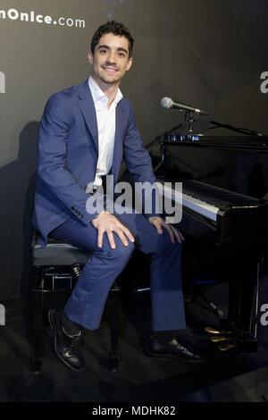 La patineuse artistique espagnol Javier Fernandez pose pendant la présentation de l'émission 'Revolution on Ice on Tour 2018" à la maison royale Correos à Madrid, Espagne, 19 mars 2018. Le spectacle présente le patinage artistique ainsi que des concerts et des visites guidées autour de différentes villes espagnoles avec : Javier Fernandez Où : Madrid, Espagne Quand : 19 Mar 2018 Crédit : Oscar Gonzalez/WENN.com Banque D'Images