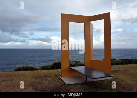 Sydney, Australie - Oct 27, 2017. Paul Selwood : Phyli. Sculpture par la mer le long de la promenade côtière de Coogee à Bondi est la plus importante du monde pour le Banque D'Images