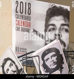 Cienfuegos, Cuba. 24 Nov, 2017. Souvenirs, cartes postales, calendriers - Che Guevara se retrouve partout à Cuba. (24 novembre 2017) | dans le monde entier : dpa Crédit/Alamy Live News Banque D'Images