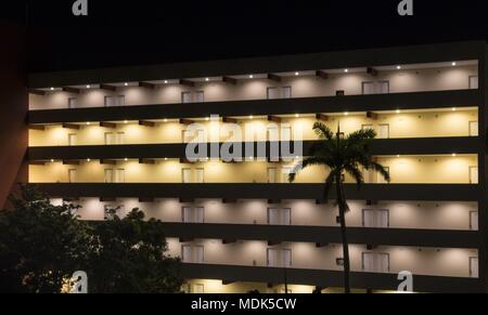 Cienfuegos, Cuba. 24 Nov, 2017. Le quartier de l'Hôtel Jagua, sur la péninsule de Punta Gorda, est à côté de la substitution, Palacio de Valle. (24 novembre 2017) | dans le monde entier : dpa Crédit/Alamy Live News Banque D'Images