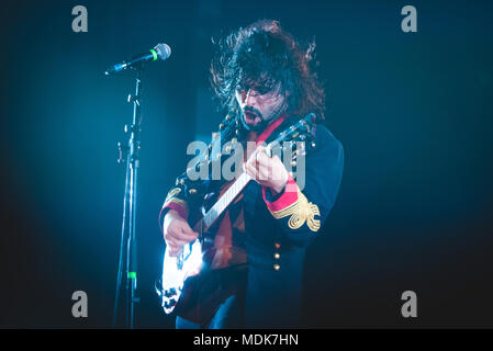 Venaria, Italie, 2018 Le 19 avril : Le groupe de rock italien 'JE Ministri" en live sur la scène du Teatro della Concordia à Venaria, près de Turin, pour leur 'tour' Fidatevi concert. Photo : Alessandro Bosio/Alamy Live News Banque D'Images