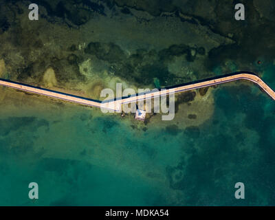 Vue aérienne du pont de Bosset à Argostoli ville sur l'île de Céphalonie, Grèce Banque D'Images