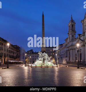 Fontana dei Quattro Fiumi, quatre Stream Fontaine, Piazza Navona, Rome, Latium, Italie Banque D'Images