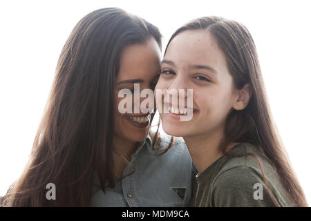 Deux copines sont en train de rire s'amusent Banque D'Images