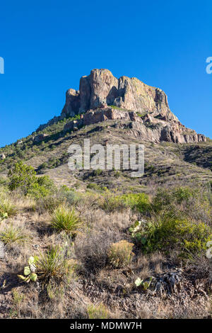 Texas, Big Bend National Park, montagnes Chiso, vue de Casa Grande de route du bassin de Chiso Banque D'Images