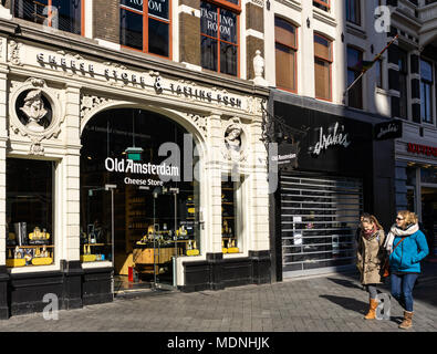 AMSTERDAM, Pays-Bas - 20 mars 2018 : la vieille ville d'Amsterdam fromagerie à Amsterdam Banque D'Images