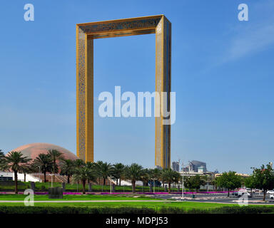 Dubaï, Émirats arabes unis - 8 avril. En 2018. - Un bâtiment dans le cadre de Dubaï sous forme de cadre pour photos. nouvelle attraction a été construite en 2018. Banque D'Images