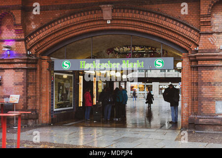 D'Hackescher Markt, bahn, Berlin, Allemagne Banque D'Images