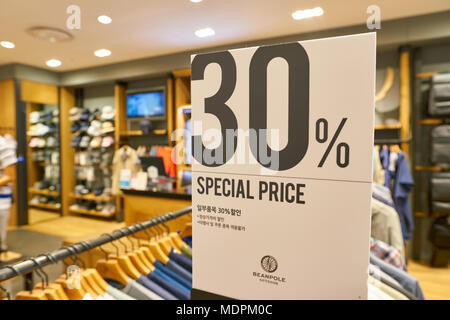 BUSAN, CORÉE DU SUD - 28 MAI 2017 : commode signe à Beanpole store au Lotte Department Store Banque D'Images