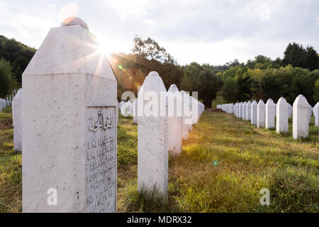 Srebrenica, la Bosnie-Herzégovine, le 16 juillet 2017 : Srebrenica, Potocari cimetière et mémorial aux victimes du génocide Banque D'Images