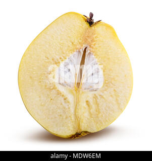 Coing jaune douce (apple) isolé sur fond blanc. Clipping path Banque D'Images