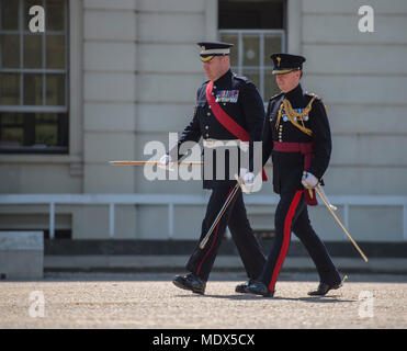 La Caserne Wellington, Londres, Royaume-Uni. 20 avril, 2018. Des soldats en kilt pour la garde de cérémonie avec aider à Londres pour les 3 prochaines semaines comme société Balaklava, 5e Bataillon du Régiment Royal d'Écosse prend ses fonctions dans la capitale. Avant ces soldats opérationnels sont autorisés à monter la garde à l'extérieur de Buckingham Palace ou la Tour de Londres, ils doivent d'abord passer muster en face de certains des juges les plus sévères de l'armée. Ce rôle de l'inspection nécessite l'Edinburgh-basée des troupes pour prouver leurs prouesses de cérémonie devant des officiers supérieurs de la Division des ménages. Credit : Malcolm Park/Alamy Banque D'Images