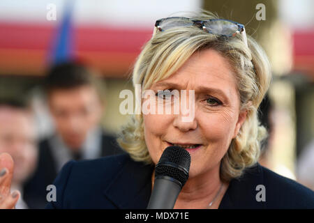 Paris, France, le 20 avril 2018. Le Front national d'organiser un rassemblement contre la politique d'immigration du Président Emmanuel Macron, en face de l'Assemblée nationale, avec un discours de Marine Le Pen Crédit : Avenir Photos/Alamy Live News Banque D'Images