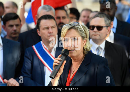 Paris, France, le 20 avril 2018. Le Front national d'organiser un rassemblement contre la politique d'immigration du Président Emmanuel Macron, en face de l'Assemblée nationale, avec un discours de Marine Le Pen Crédit : Avenir Photos/Alamy Live News Banque D'Images