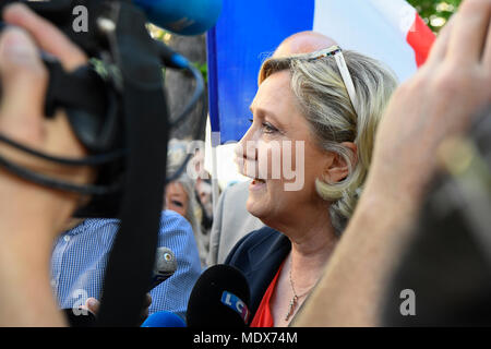 Paris, France, le 20 avril 2018. Le Front national d'organiser un rassemblement contre la politique d'immigration du Président Emmanuel Macron, en face de l'Assemblée nationale, avec un discours de Marine Le Pen Crédit : Avenir Photos/Alamy Live News Banque D'Images