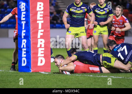 20 avril 2018, Stade AJ Bell, Manchester, Angleterre ; Betfred Super League rugby, Salford Red Devils v Wakefield Trinity ; George Griffin de Salford Red Devils marquant un essai Banque D'Images