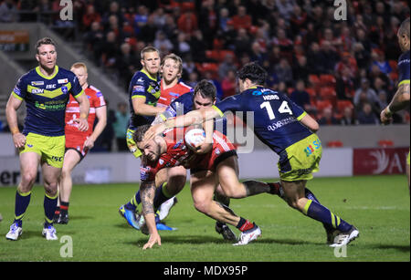 20 avril 2018, Stade AJ Bell, Manchester, Angleterre ; Betfred Super League rugby, Salford Red Devils v Wakefield Trinity ; George Griffin de Salford Red Devils à la ligne d'essayer Banque D'Images