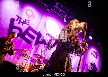 La Norvège, Oslo. Le 20 avril 2018. L'Anglais ska Le Beat effectue un concert live de la Rockefeller à Oslo. Ici singer et grille-pain Ranking Roger est vu sur scène. (Photo crédit : Gonzales Photo - Terje Dokken). Gonzales : Crédit Photo/Alamy Live News Banque D'Images