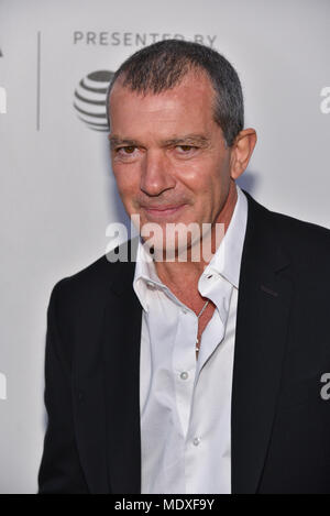 Antonio Banderas assiste à la National Geographic première projection de "Genius : Picasso le 20 avril 2018 au Tribeca Film Festival à New York. Crédit : Erik Pendzich/Alamy Live News Banque D'Images