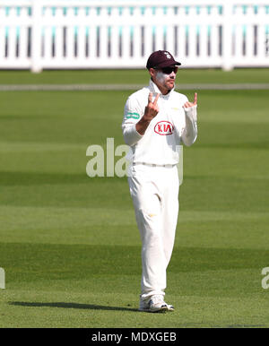 Londres, Royaume-Uni. Apr 21, 2018. Le capitaine Surrey Rory Burns pendant deux jours de la Division un match de championnat entre le comté de Specsavers et Surrey Hampshire à la Kia Oval Cricket Ground, à Londres, en Angleterre. Credit : European Sports Agence photographique/Alamy Live News Banque D'Images