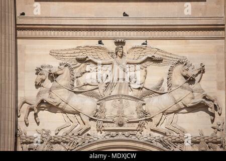 Paris, musée du Louvre, Perrault, l'architecte Claude Perrault, Colonnade, détail gate, Napoléon Ier, soulagement, Banque D'Images