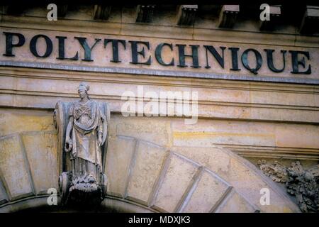 Paris, rue Descartes, rue de la Montagne Sainte-Geneviève, façade de l'ancienne Ecole Polytechnique, Banque D'Images