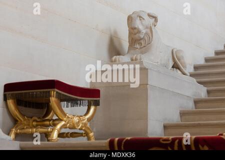 Paris, Palais du Luxembourg, Sénat, Grand escalier d'honneur, Napoléon Ier, les lions et les décorations dans le style du Premier Empire français, Banque D'Images