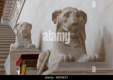 Paris, Palais du Luxembourg, Sénat, Grand escalier d'honneur, Napoléon Ier, les lions et les décorations dans le style du Premier Empire français, Banque D'Images