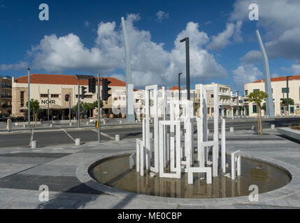 Dispositif de l'eau dans la partie rénovée de la vieille ville, sur la route de la gare routière de karvella, Paphos, Chypre, Europe Banque D'Images