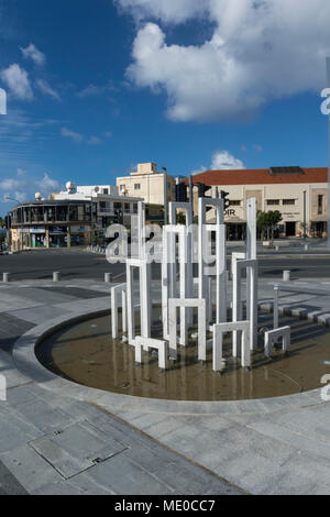 Dispositif de l'eau dans la partie rénovée de la vieille ville, sur la route de la gare routière de karvella, Paphos, Chypre, Europe Banque D'Images