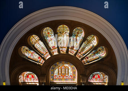 Arch avec vitraux de la Queen Victoria Building dans le quartier central des affaires de Sydney, Australie Banque D'Images