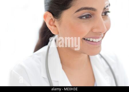 Female doctor smiling together, portrait. Banque D'Images